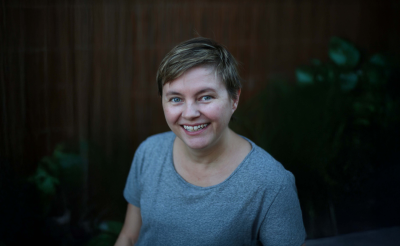 A portrait of Julie Grundy